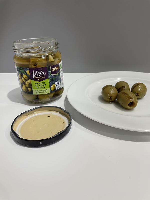 Medium sized olives, very tasty!