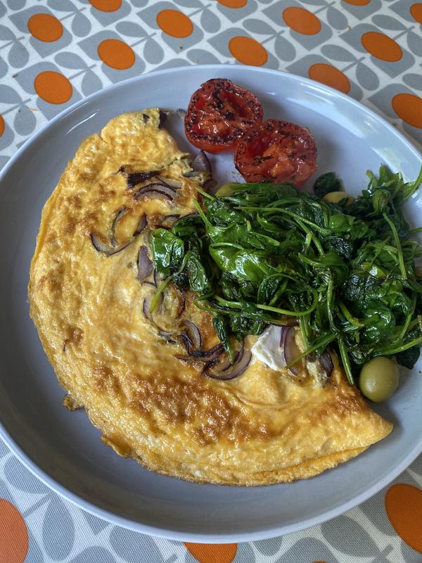 Grilled tomatoes with omelette