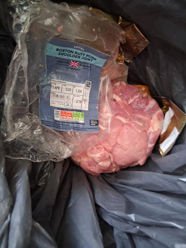 The vacuum-packed meat I Bought from your online store ends up in a garbage can.SMELL