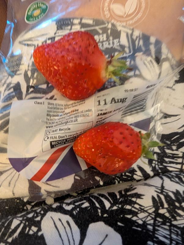 Just a sample but all both punnets awful
