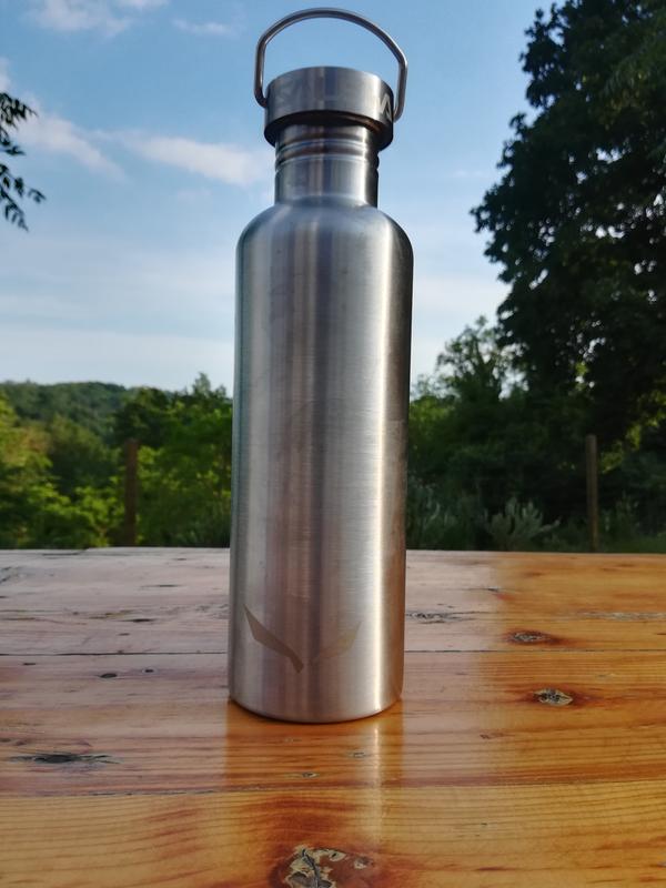 Botella de agua ligera de acero inoxidable 1,0l isarco salewa — Illa Sports  - Venta de material para senderismo y escalada