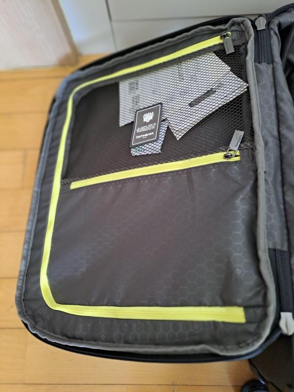 ストラリウム スピナー76 エキスパンダブル ブラック｜サムソナイト