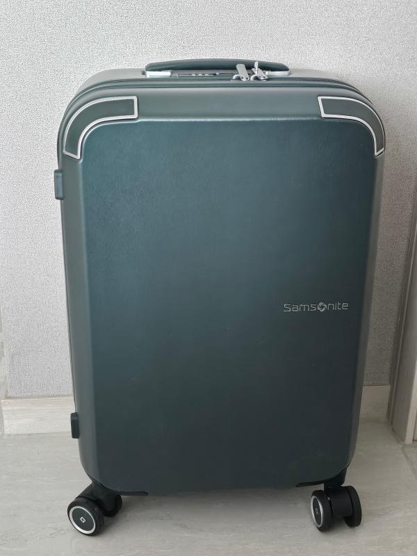 ゼンポッド スピナー55 ダークグリーン｜サムソナイト(Samsonite)公式