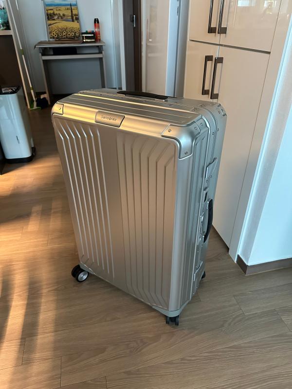 ライトボックス アル スピナー76 アルミニウム｜サムソナイト