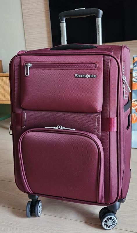 モメンタス スピナー67 エキスパンダブル ブラック ｜スーツケース