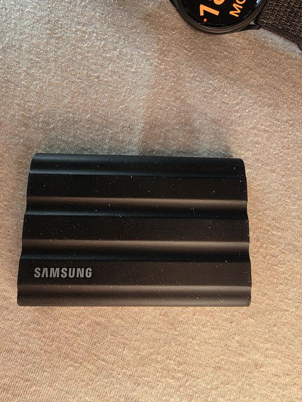 Portable SSD T7 Shield USB 3.2 Gen 2 2TB black | Samsung Singapore