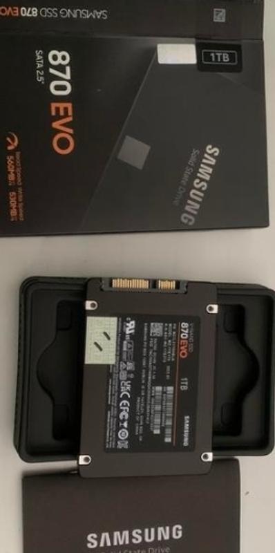 内蔵型SSD Samsung 870 EVO 1TB SSD Samsung 870 EVO 1TB SATA SSD Review