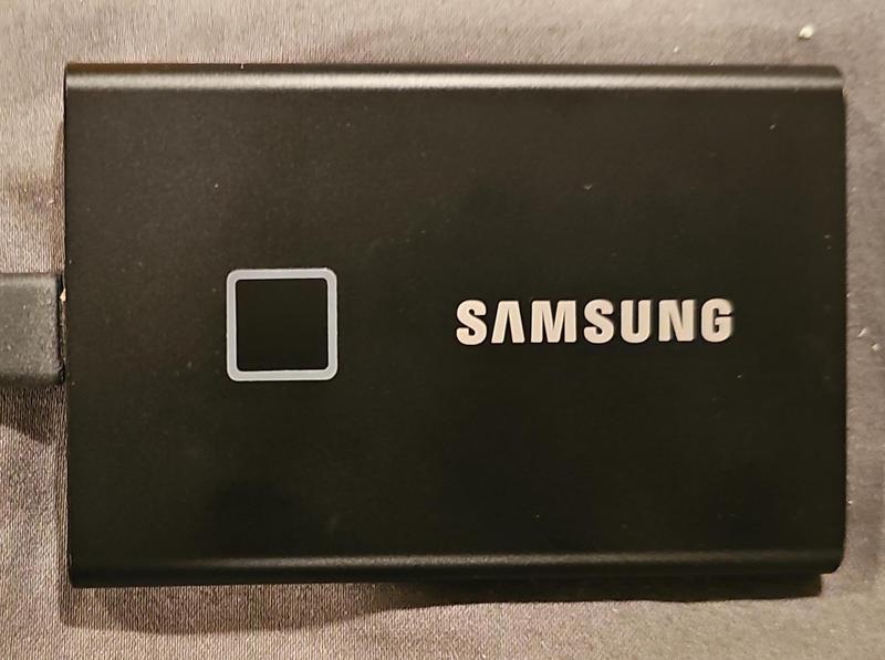 Зовнішній SSD накопичувач Samsung T7 Touch 2TB Black (MU-PC2T0K/WW