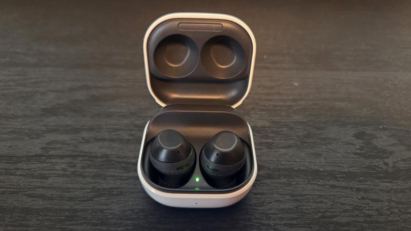 Galaxy Buds FE Graphite | Samsung Singapore