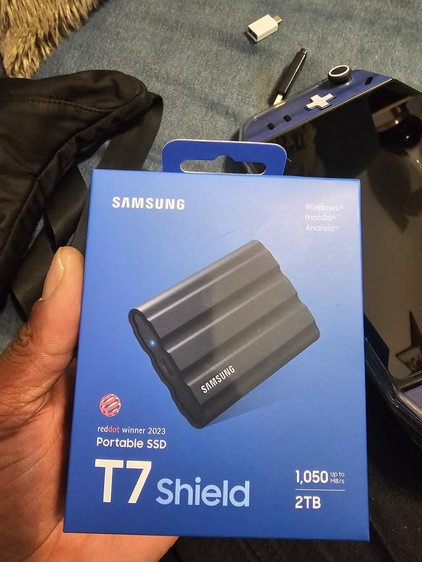 Portable SSD T7 Shield USB 3.2 Gen 2 2TB black | Samsung Singapore