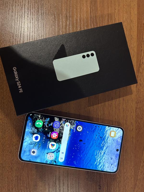 Смартфон Samsung Galaxy S24 FE 8/128ГБ Блакитний (SM