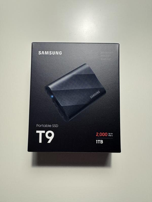 Зовнішній SSD накопичувач Samsung T9 1ТБ USB 3.2 Gen 2x2 (MU