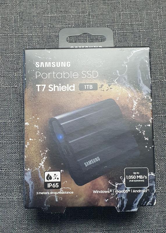 Зовнішній SSD накопичувач Samsung T7 1ТБ (MU-PE1T0S/EU) Black