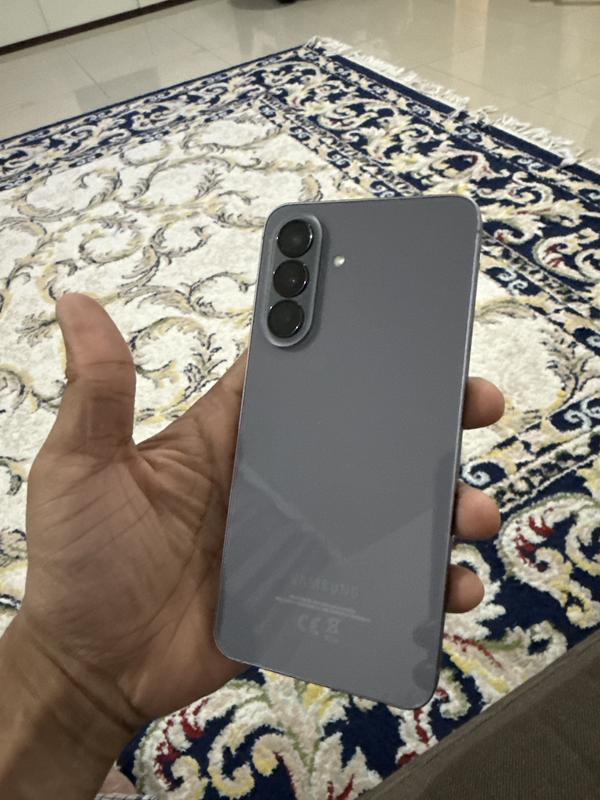 Galaxy A57 5G Awesome Gray 128GB, 8GB RAM - Features | Samsung Gulf