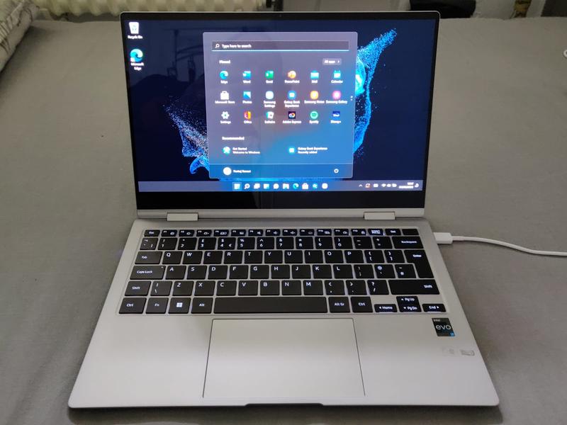 Samsung Galaxy Book Pro360 15.6インチ シルバー Amazon.com: SAMSUNG 15.6