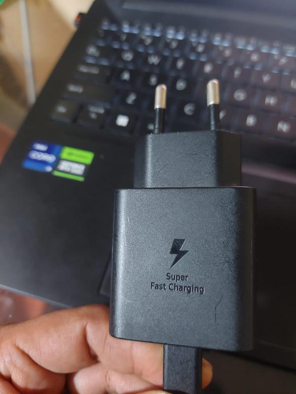 Caricabatterie Rapido USB-C 45W QIAOSEN JB092 – Alimentatore 5V-20V Con Cavo Da 1m Per Smartphone, Tablet E Laptop (Nero)
