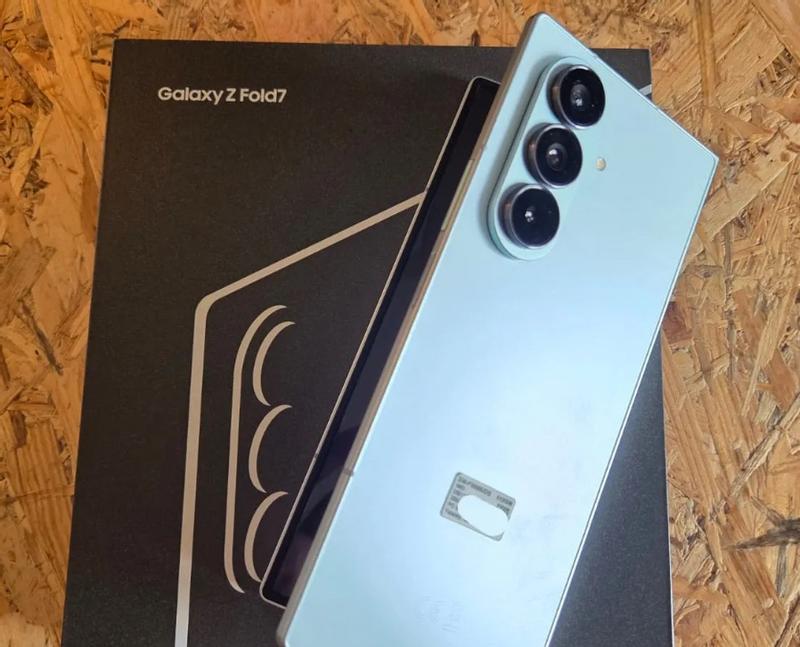 Specifiche | Samsung Galaxy Z Fold 7 | Samsung IT | Samsung IT 12GB Blu 512GB