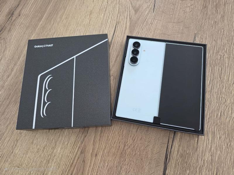 Specifiche | Samsung Galaxy Z Fold 7 | Samsung IT | Samsung IT 12GB Blu 512GB