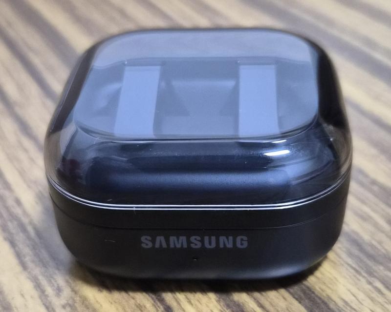 Samsung Galaxy Buds4 ブラック | ワイヤレスイヤホン | Samsung Japan