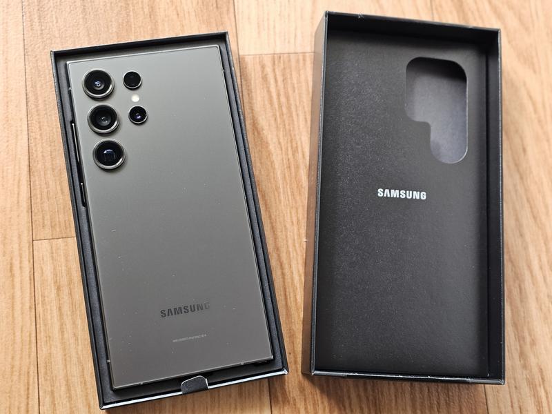 Samsung Galaxy S24 Ultra（ギャラクシー S24ウルトラ）のレビュー
