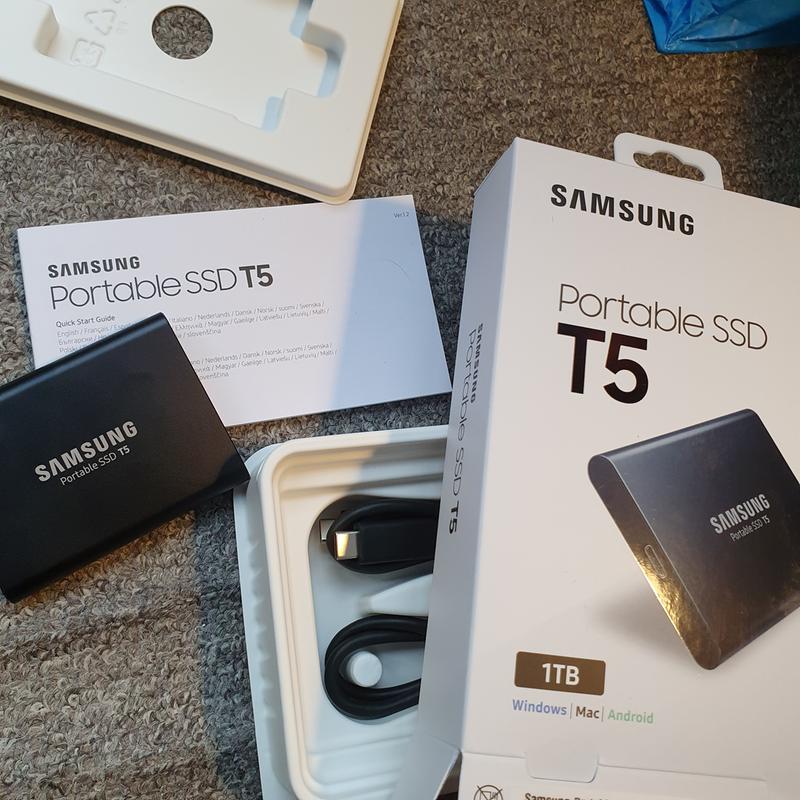 Зовнішній SSD накопичувач Samsung T5 1TB Black (MU-PA1T0B/WW