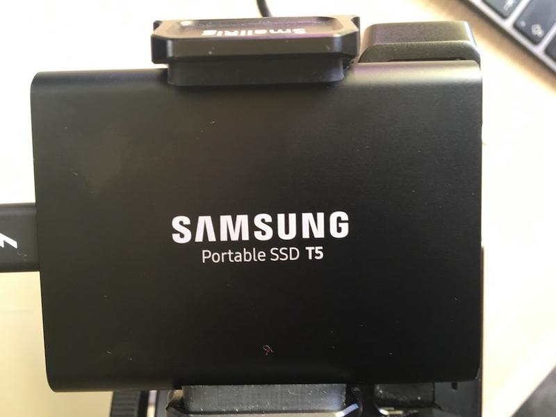 Зовнішній SSD накопичувач Samsung T5 1TB Black (MU-PA1T0B/WW