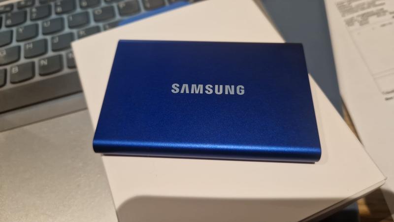 Portable SSD T7 USB 3.2 Gen 2 4TB Gray | Samsung Singapore