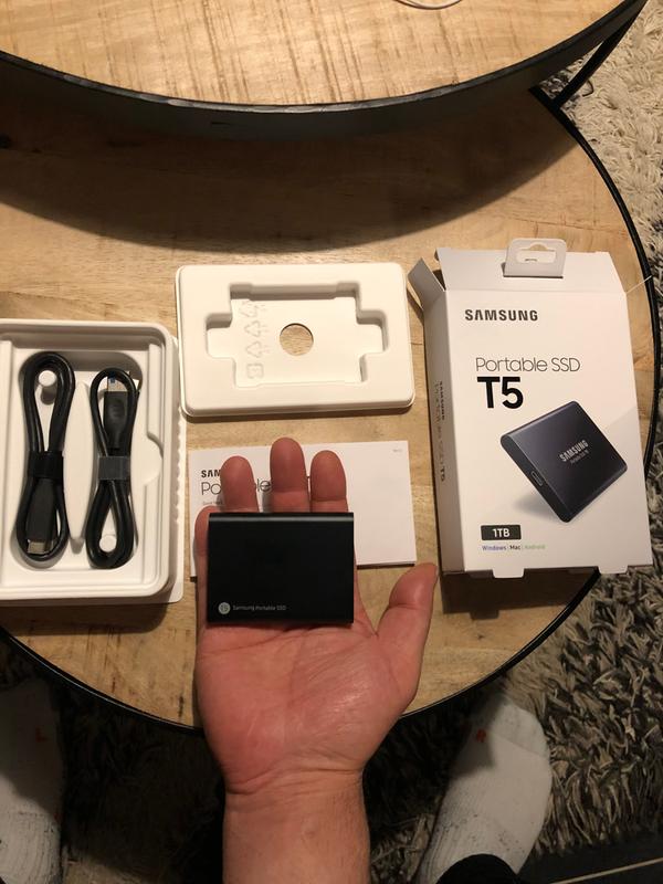 Зовнішній SSD накопичувач Samsung T5 1TB Black (MU-PA1T0B/WW