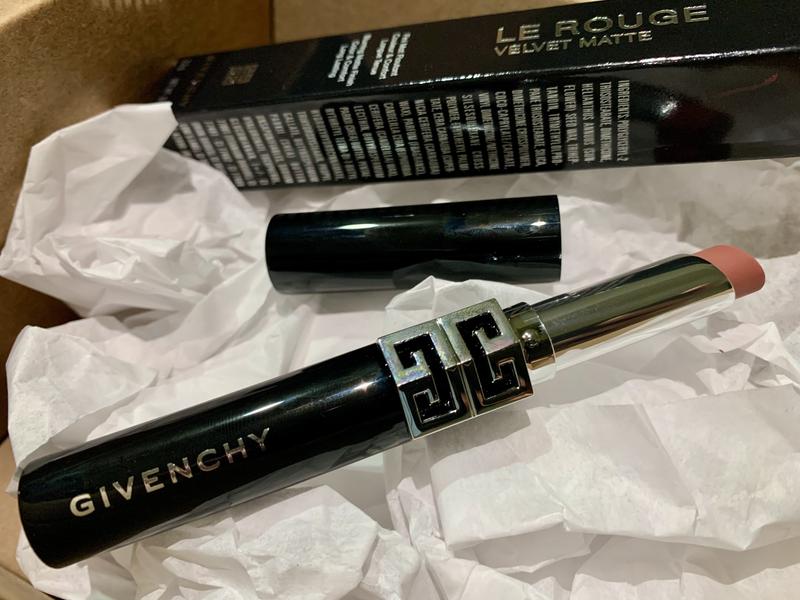 Le Rouge Sheer Velvet • No. 27 Rouge Infuse
