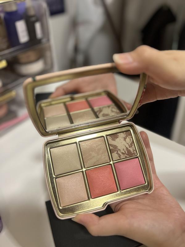 Buy Hourglass Deer Ambient Lighting Edit Face Palette (Holiday