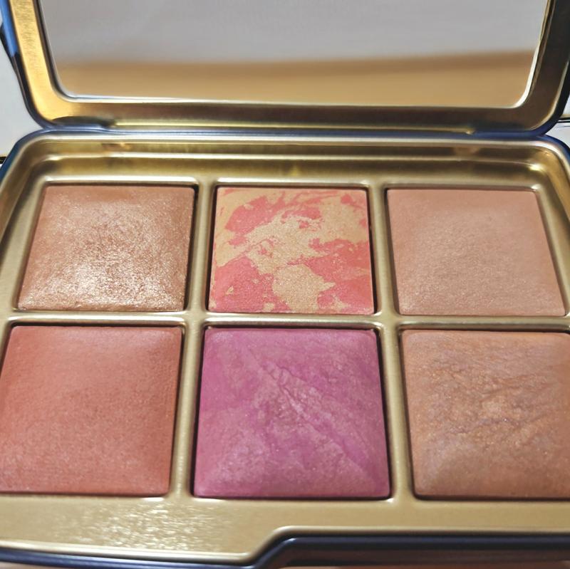Buy Hourglass Fox Ambient Lighting Edit Face Palette (Holiday