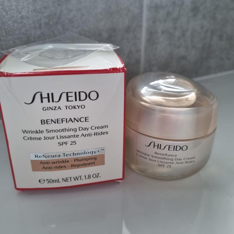 Wrinkle Smoothing Day Cream SPF 25 | SHISEIDO