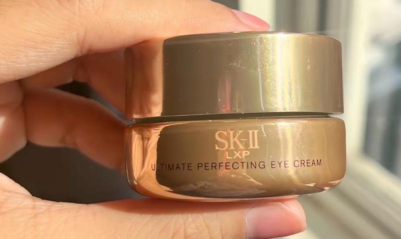 アイケア SK-II ULTIMATE PERFECTING EYE CREAM SK-II LXP Ultimate Revival Eye Cream (15g) | Dermstore