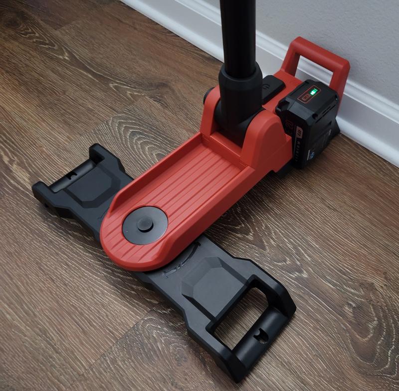 Foot suppot to prevent the light tower from wobbling