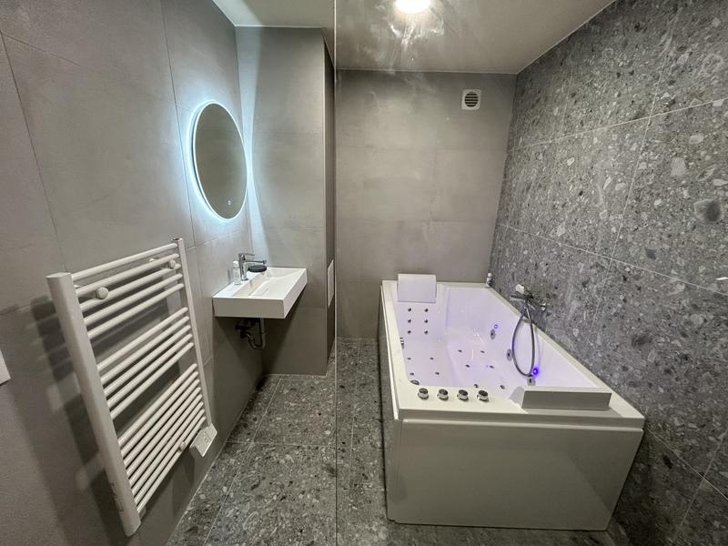 Ouvrir la fenêtre modale de l'avis 1 sur 2