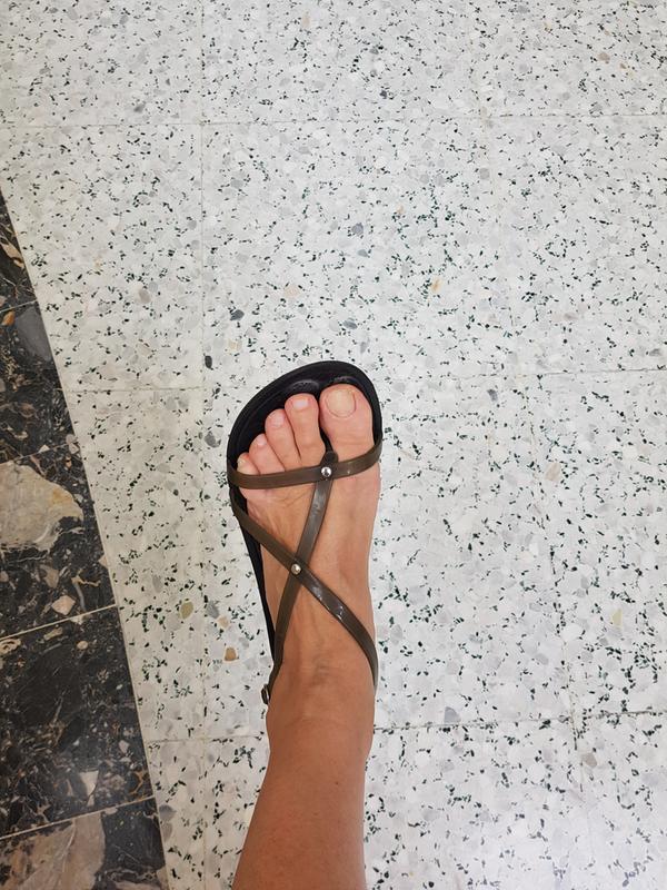 crocs for narrow feet