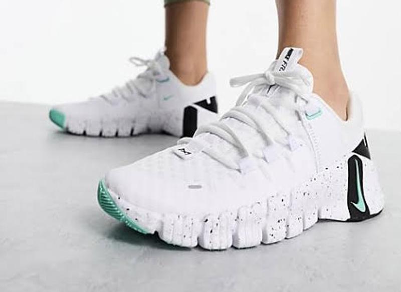 Nike free store x metcon white