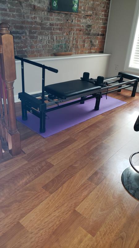 Stamina AeroPilates Pro Reformer - Máquina De Entrenamiento De Pilates Acolchada Para Todo El Cuerpo Con Rebote Cardiovascular Para Entrenamientos