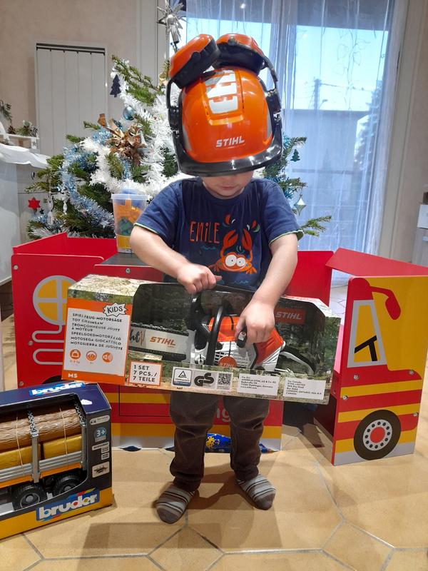 Tronçonneuse jouet stihl livrée avec piles de chez au prix de 35,91 €