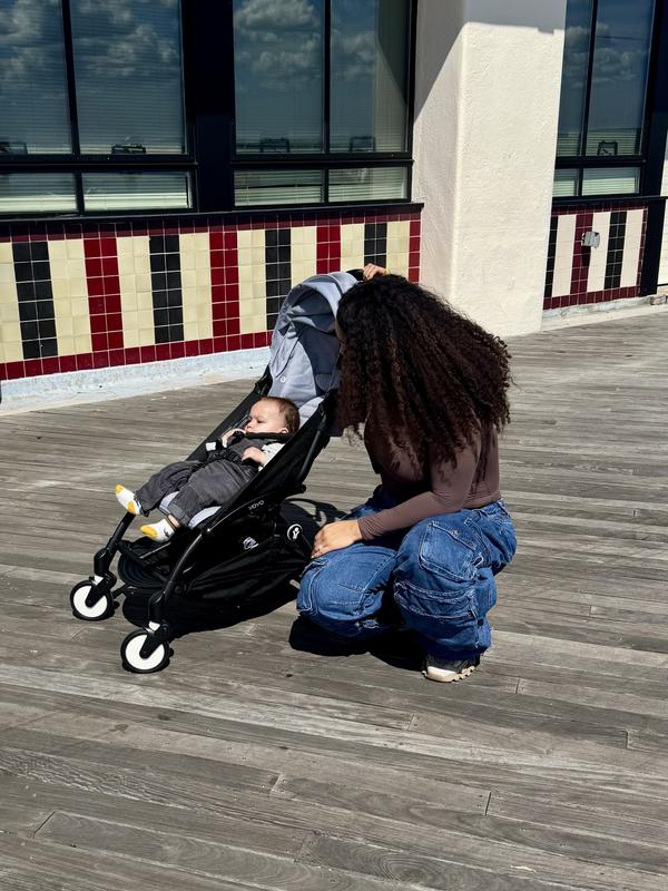 Pinoyoyo2 6+ Bonpoint ブラックフレームレッグレスト付 Pinoyoyo2 6+