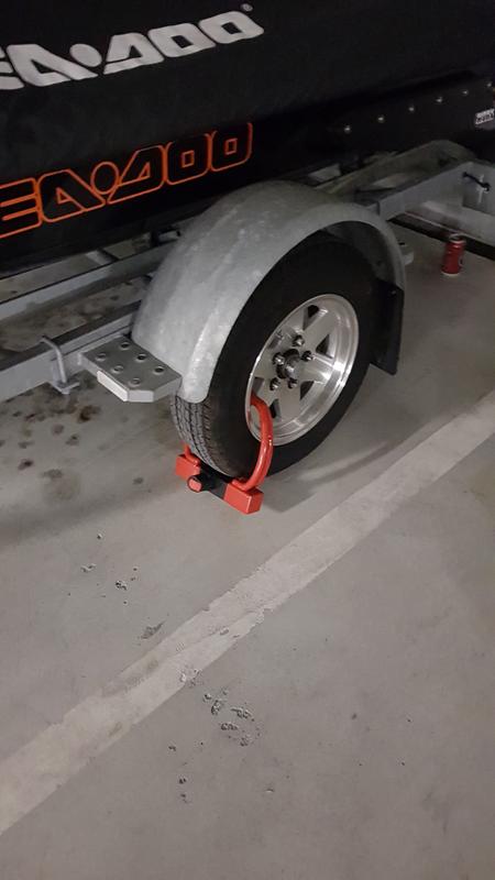 Caravan wheel deals lock supercheap