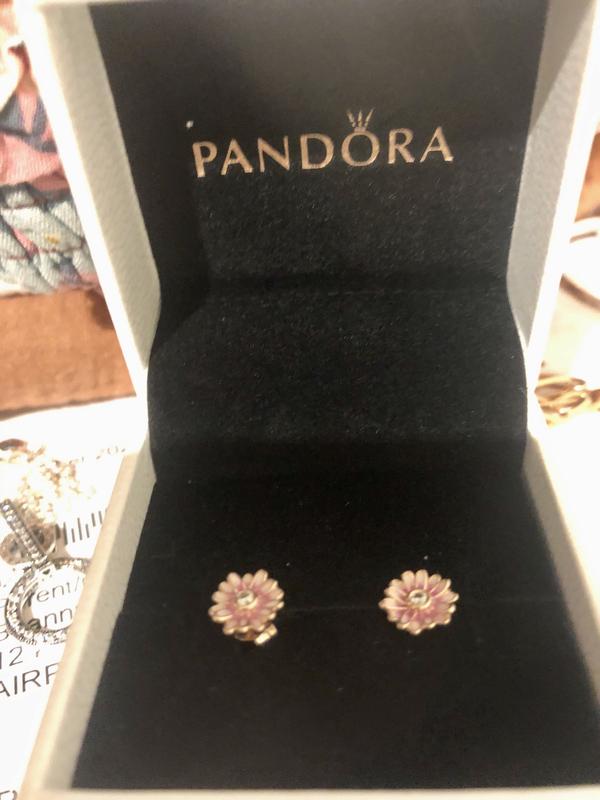 Pandora store daisy studs