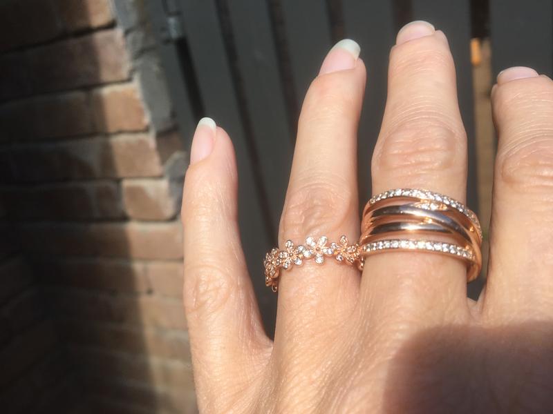 Pandora daisy deals rose gold ring