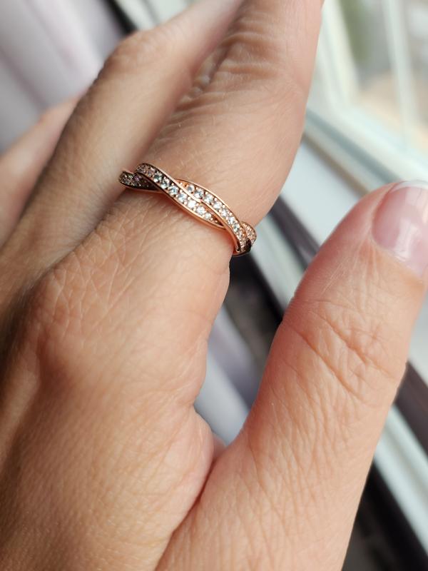 Sparkling Twisted Lines Ring | Rose gold plated | Pandora AU