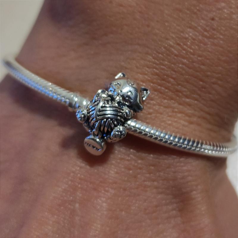 Knitting on sale pandora charm