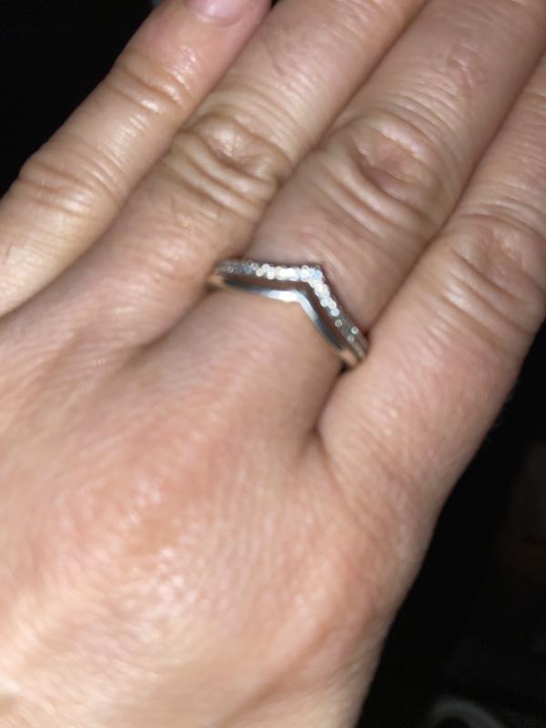 Bague V brillante