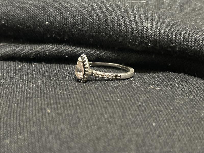 A&G dead stock Pearl cross ring