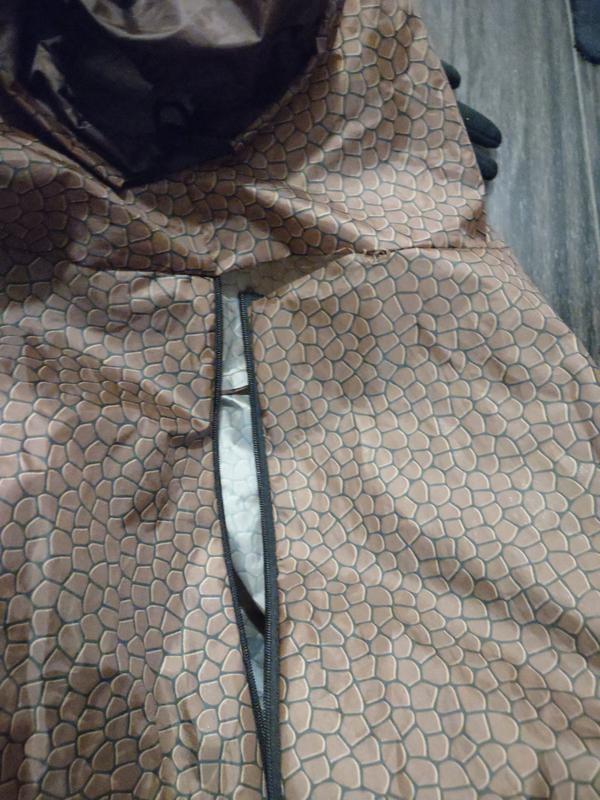 Zipper broke off one first day