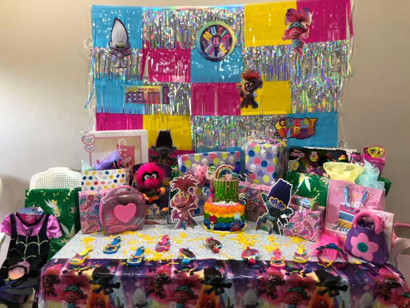 So vibrant, really makes it feel like a trolls party!