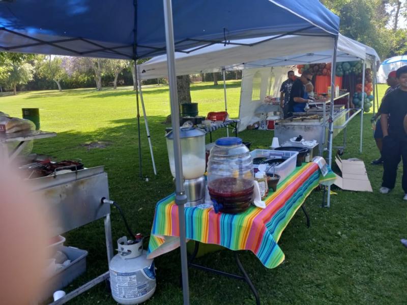 casual photo take but see how the festive table cover with runners just bring out everything